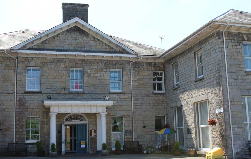 Exterior of Glanogwr House care home